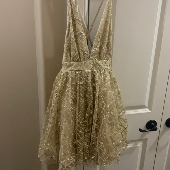 Tobi Dresses & Skirts - Gold sequin party dress